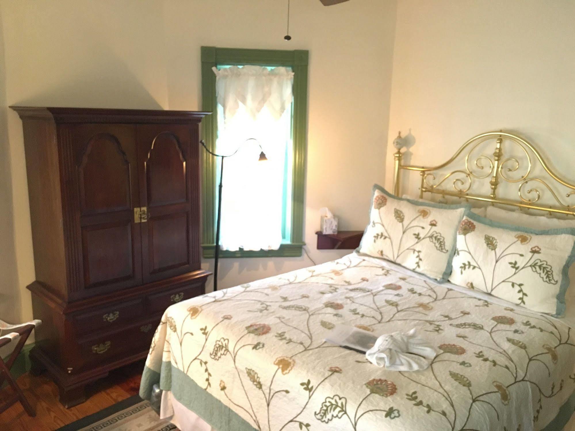 Parsonage Inn Bed And Breakfast Saint Michaels Exterior foto