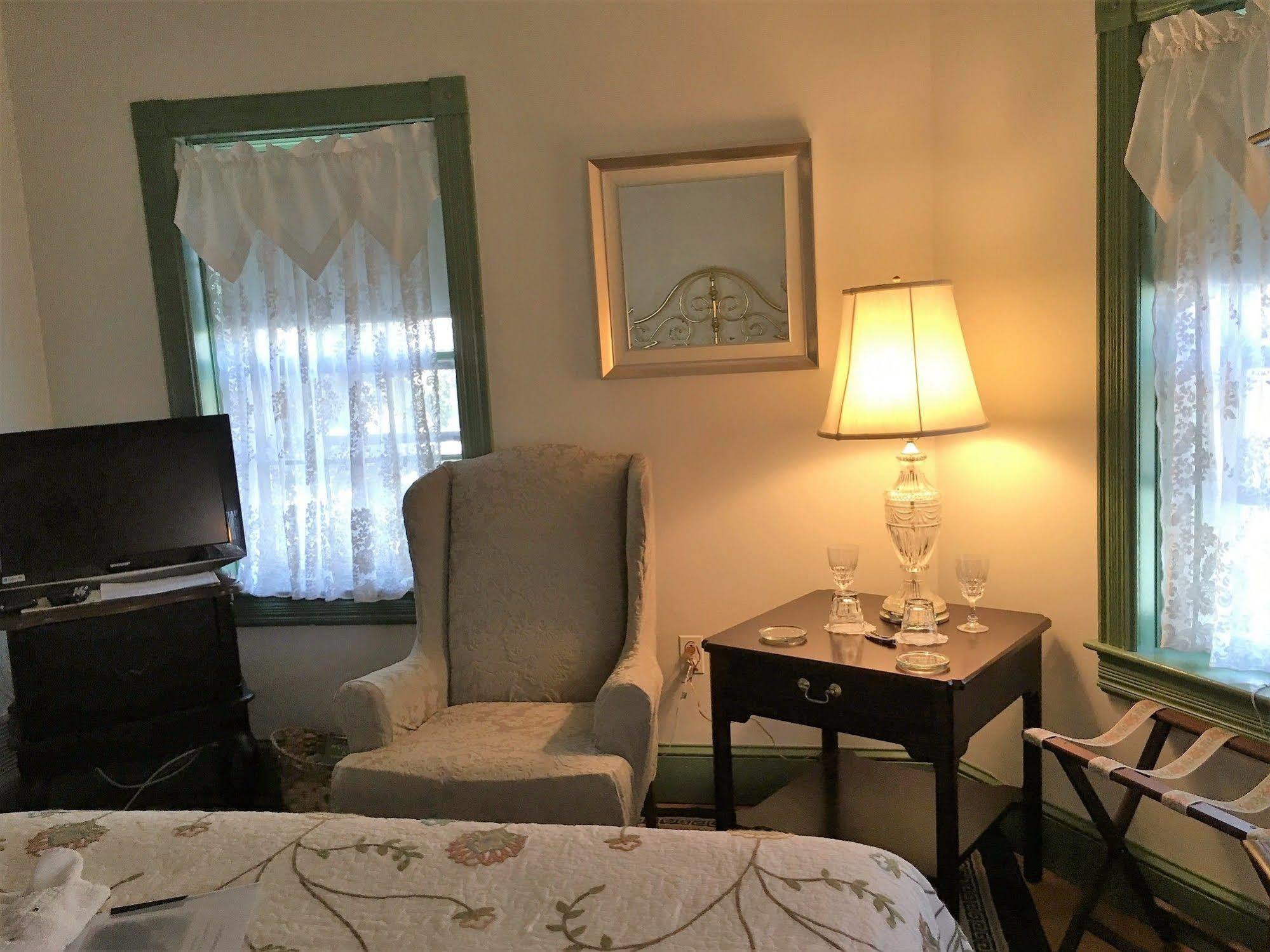 Parsonage Inn Bed And Breakfast Saint Michaels Exterior foto